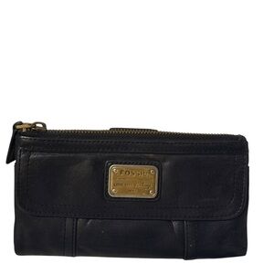 Fossil Black Leather women's vintage wallet in great condition soft with zipper